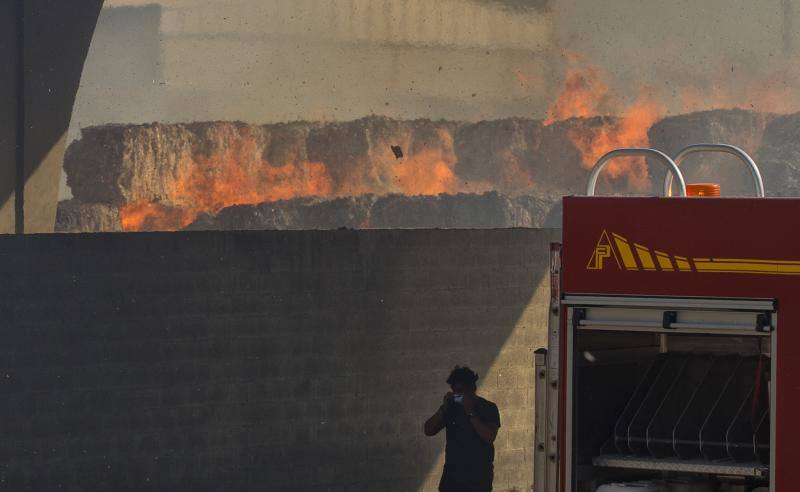 El fuego obligó a cortar el nuevo acceso al aeropuoerto