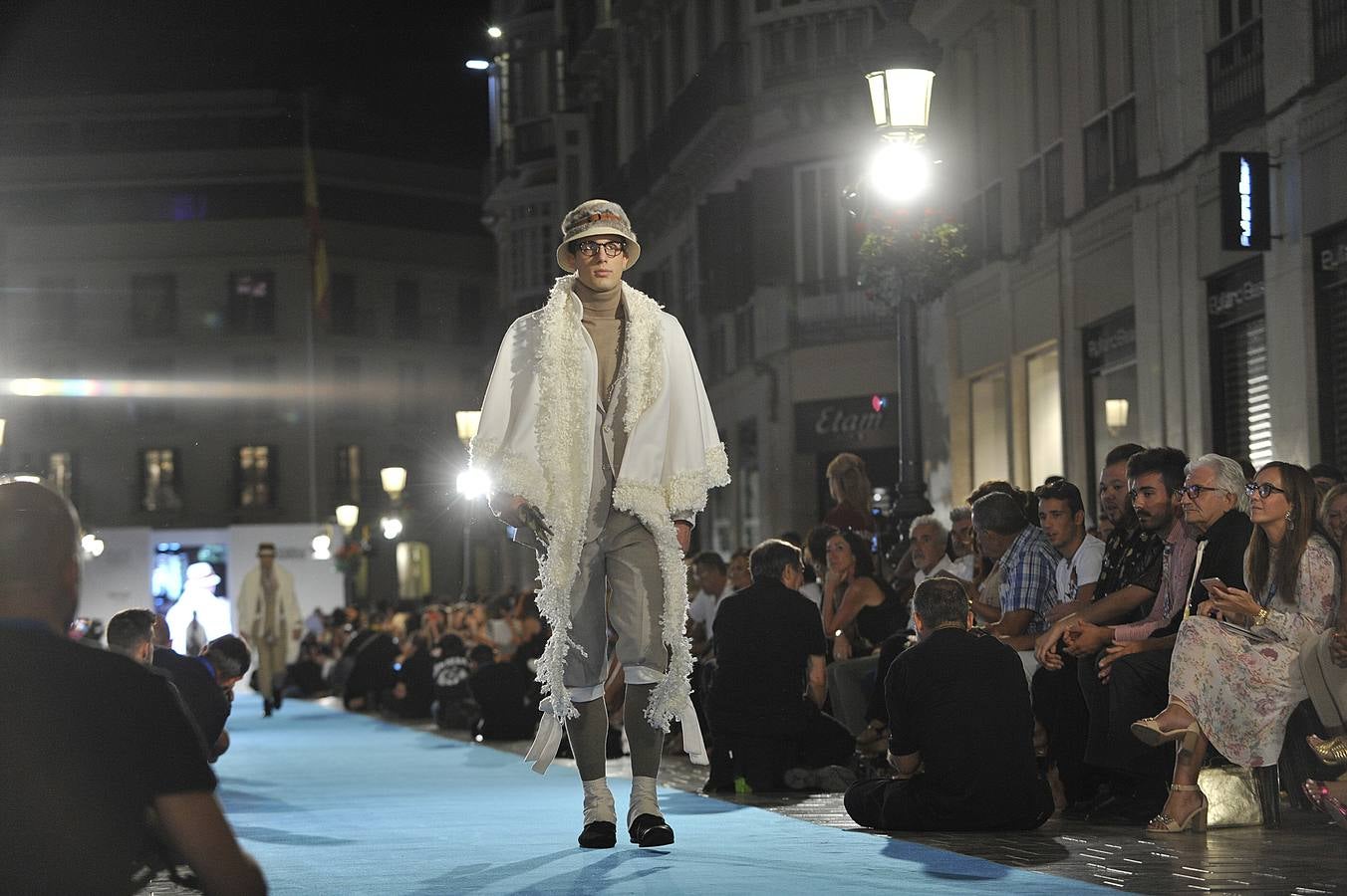 Málaga capital celebra su cita con la moda sobre la alfombra azul más larga de Europa