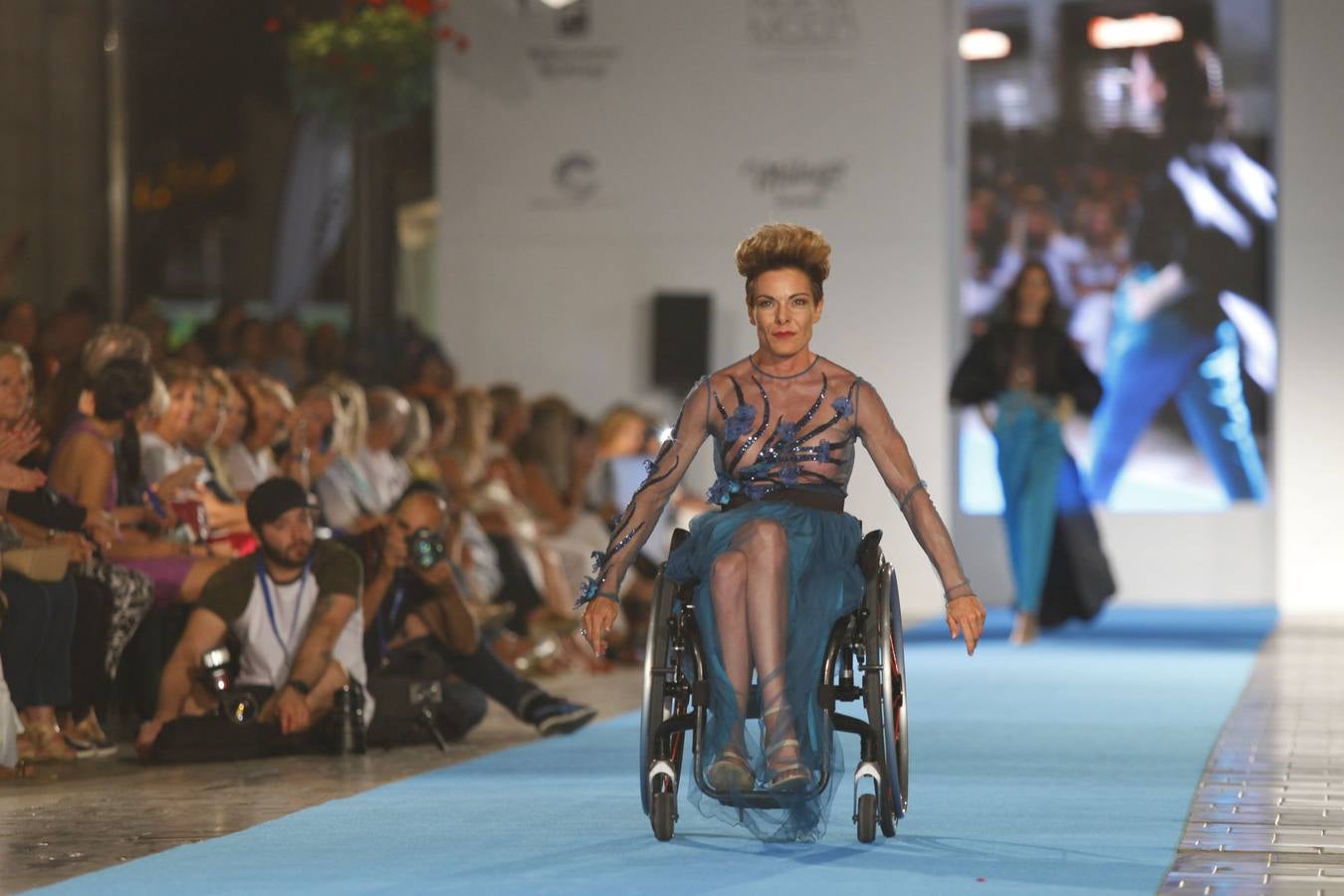 Málaga capital celebra su cita con la moda sobre la alfombra azul más larga de Europa