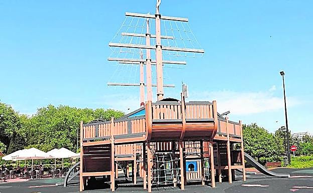 La ausencia de espacios de sombra ha sido motivo de debate en Fuengirola en los últimos meses.