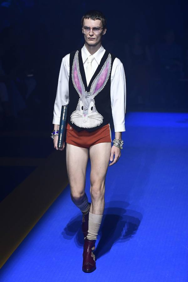 La firma italiana presenta su nueva colección Primavera-Verano durante la semana de la moda de Milán 