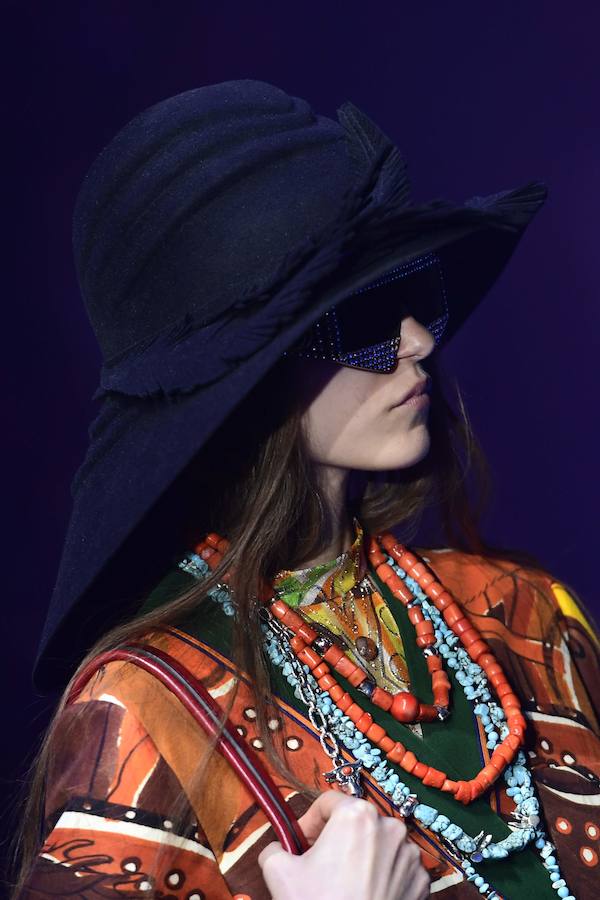 La firma italiana presenta su nueva colección Primavera-Verano durante la semana de la moda de Milán 