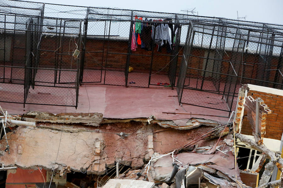 El terremoto de 7,1 grados en la escala de Richter, que sacudió fuertemente este martes a México, deja ya una cifra de 225 fallecidos. Las imágenes reflejan la situación actual de los habitantes ante el seísmo. 