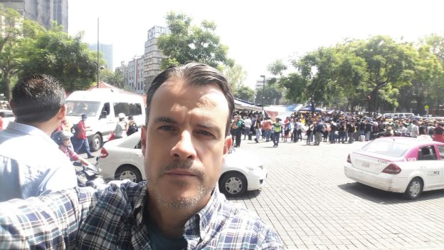 Pablo Antón, en el centro de Ciudad de México el día después del terremoto. :: sur
