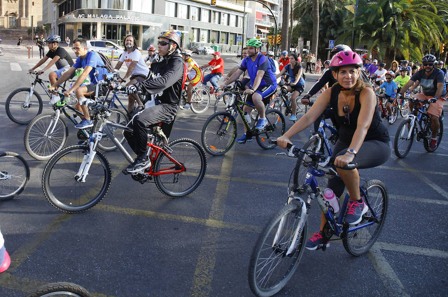 Más de 15.000 ciclistas han tomado esta mañana las calles de la ciudad en una actividad enmarcada en la Semana de la Movilida