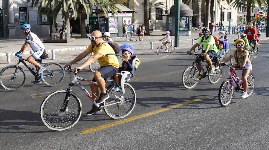 Más de 15.000 ciclistas han tomado esta mañana las calles de la ciudad en una actividad enmarcada en la Semana de la Movilida