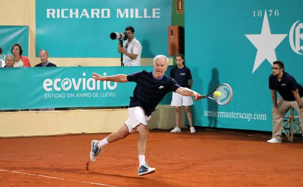 McEnroe, en acción el año pasado en Marbella.