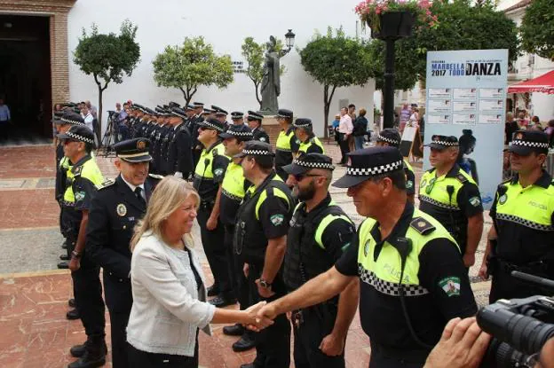La alcaldesa, Ángeles Muñoz, durante el acto de celebración del Día de la Policía Local. 