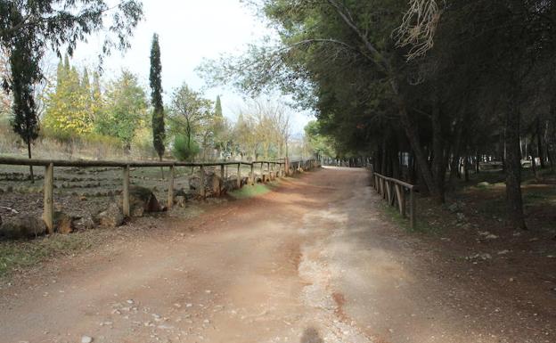 Acceso al área recreativa de la Sierrecilla.