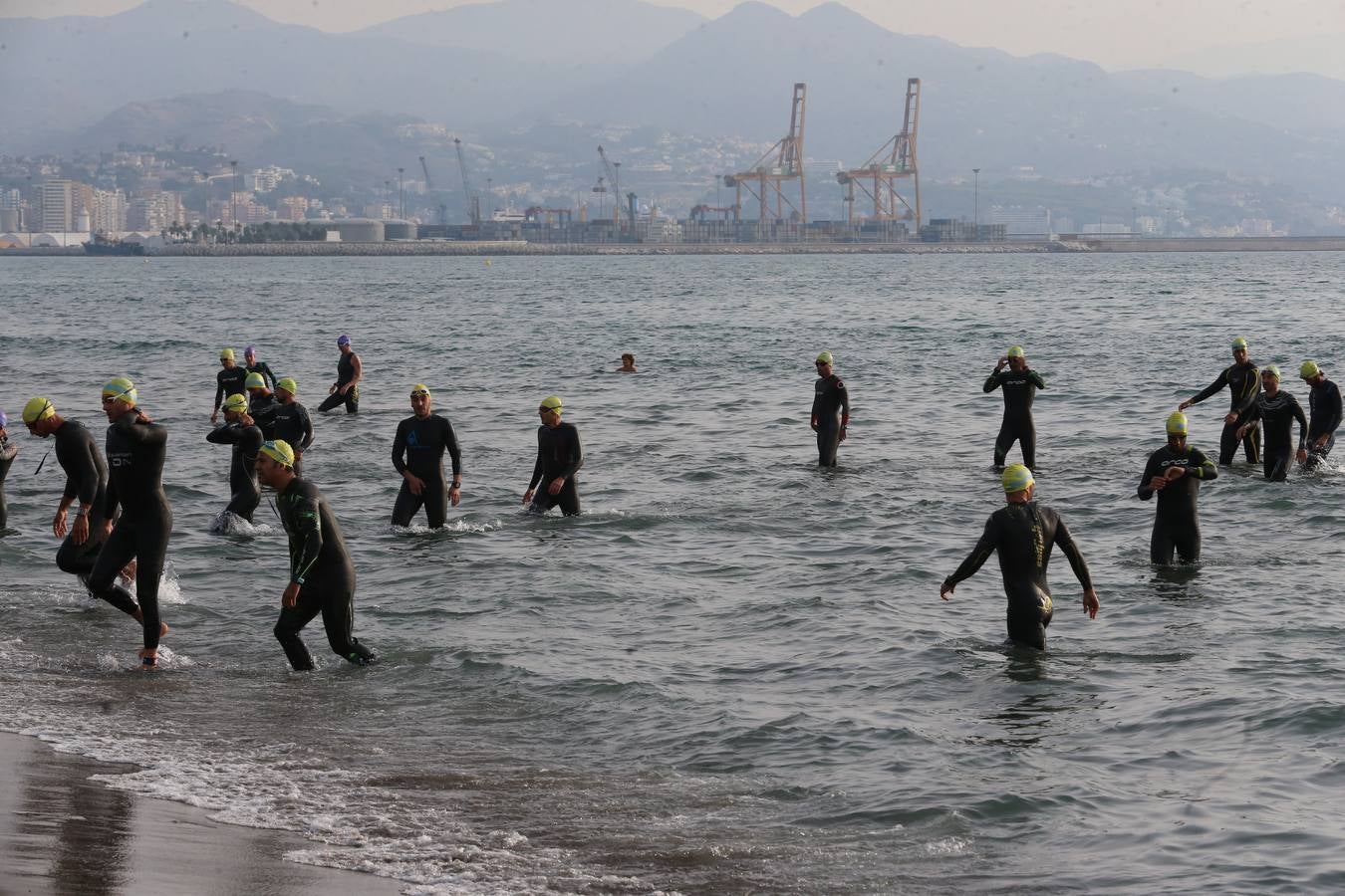 La playa de la Misericordia acoge las pruebas durante la mañana de este domingo