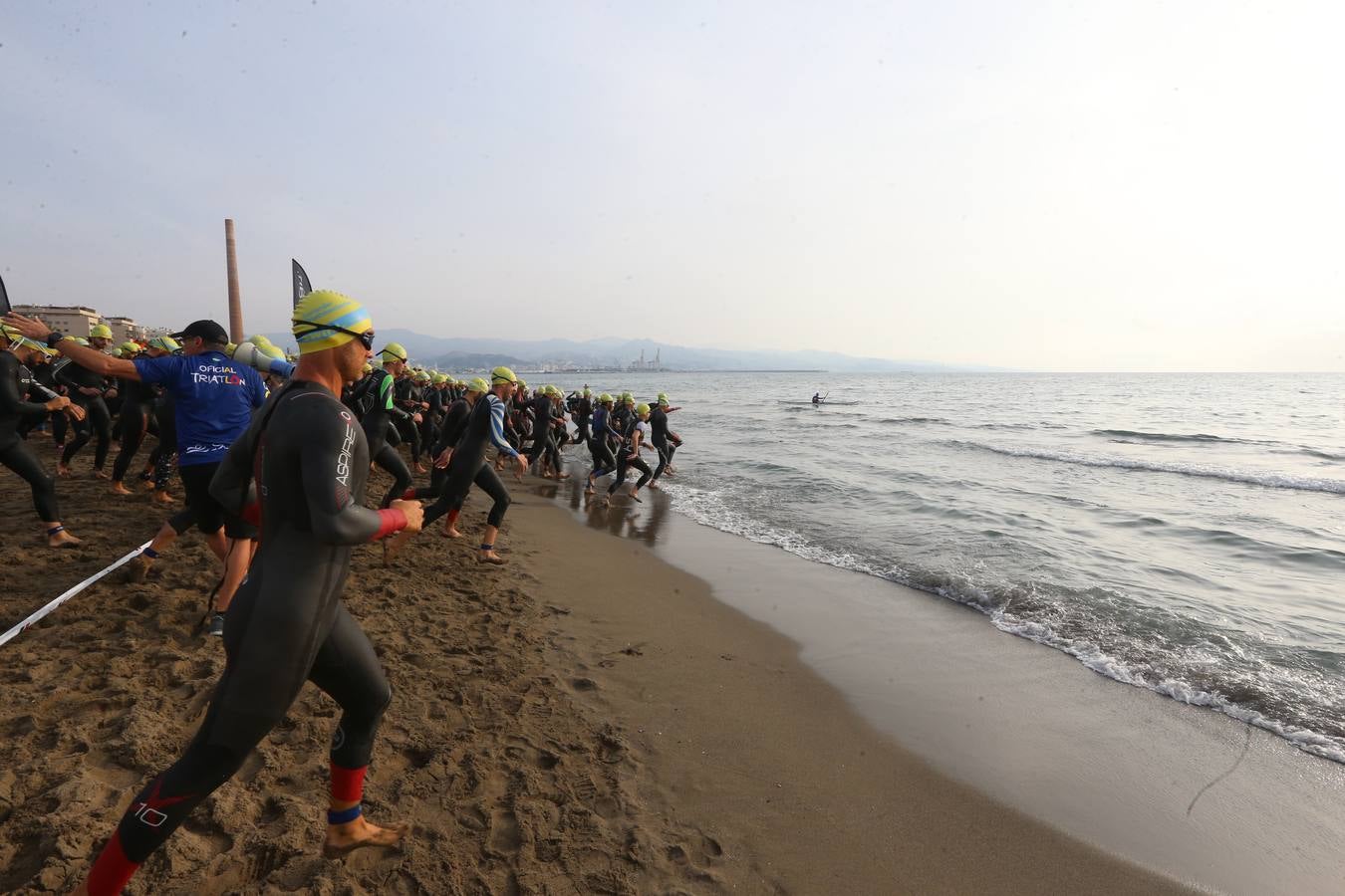 La playa de la Misericordia acoge las pruebas durante la mañana de este domingo