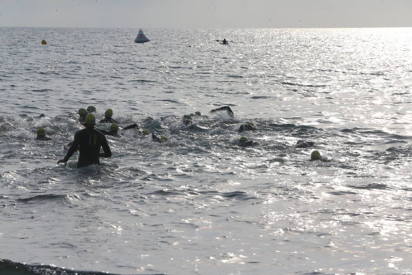 La playa de la Misericordia acoge las pruebas durante la mañana de este domingo