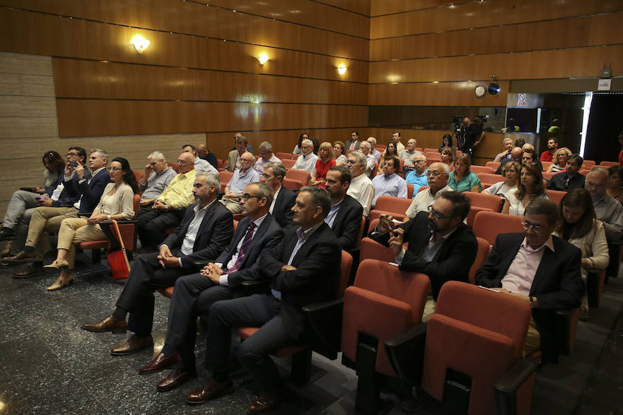 El suplemento se convierte en un estimulante recorrido por la transformación de la ciudad en los últimos 200 años