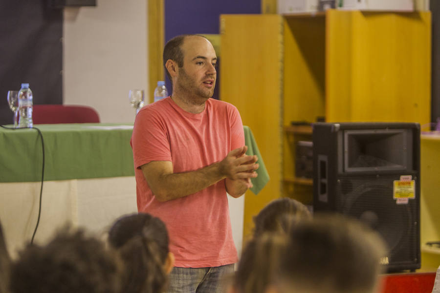 El articulista de SUR Jesús Nieto ha impartido la clase