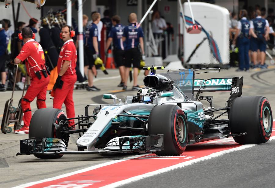 Lewis Hamilton consiguió su 71ª 'pole' en el Gran Premio de Suzuka, por delante del finlandés Bottas y del cuatro veces campeón de F1, Sebastian Vettel.