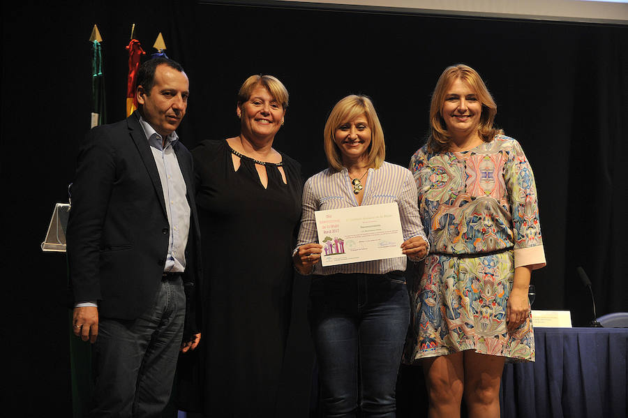 Eel delegado del gobierno andaluz en Málaga, José Luis Ruiz Espejo tuvo unas palabras de agradecimiento a todas las premiadas
