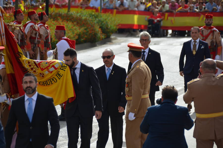 Más de 300 personas juran o prometen "su compromiso con España" ante la enseña patria en un acto organizado por el Grupo de Regulares de Melilla 52 y la Archicofradía del Rico y la Piedad de Vélez-Málaga