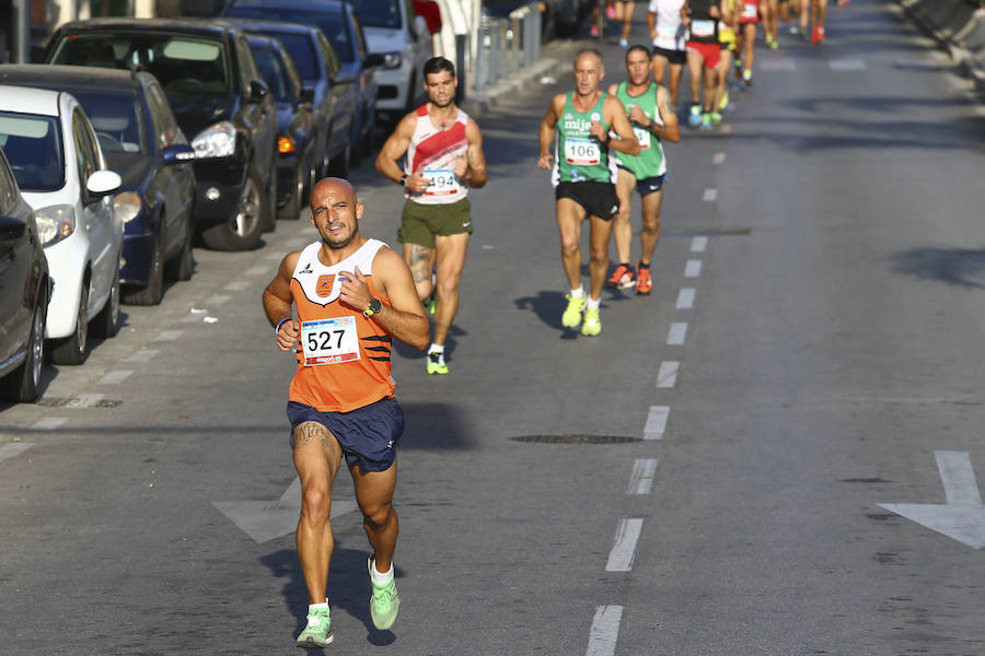 En su quinta edición, la prueba urbana ha llegado a los 800 corredores