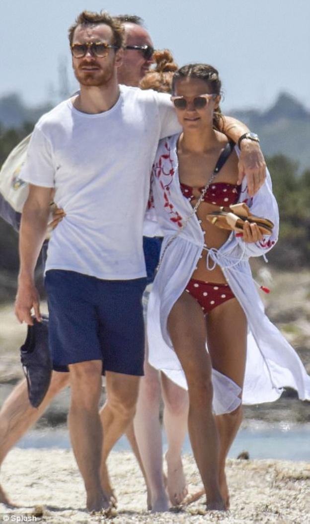 Fasbbender y Vikander ¿boda secreta en Ibiza?