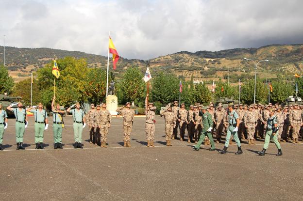 Ayer tuvo lugar un acto militar de despedida. :: sur
