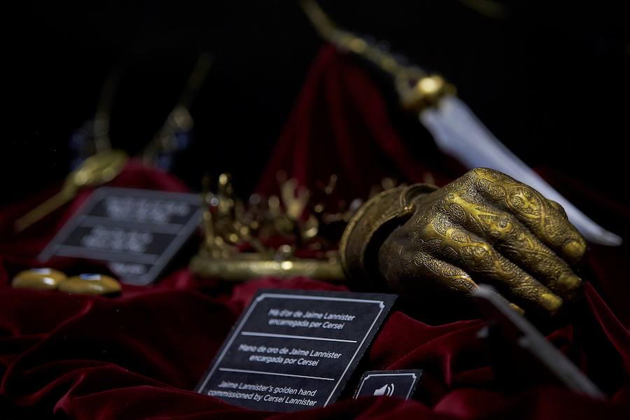 Adentrarse por los paisajes de Invernalia, explorar el Castillo Negro, escalar el Muro o sentarse en el Trono de Hierro será posible en Barcelona gracias a la exposición "Game of Thrones" 