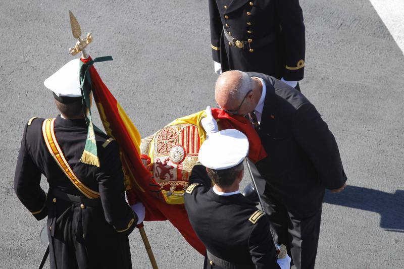 Fotos de la jura de bandera civil en el portaaviones Juan carlos I en Málaga (VI)