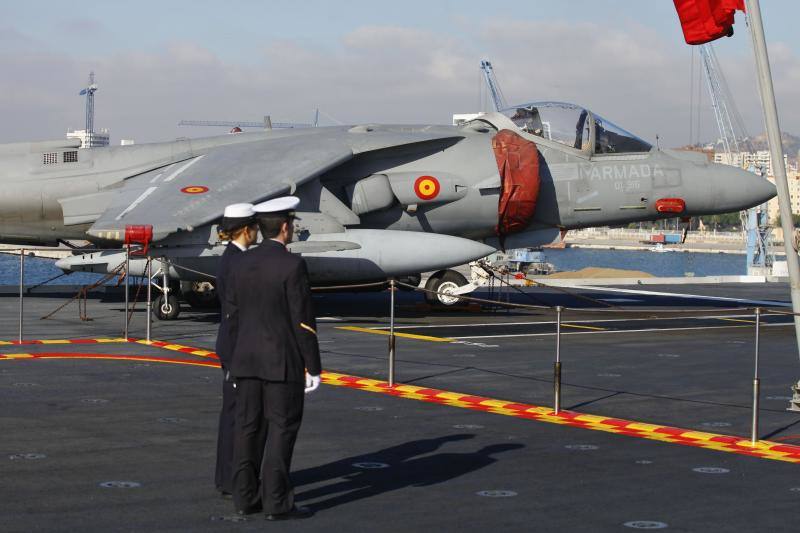 Fotos de la jura de bandera civil en el portaaviones Juan carlos I en Málaga (VI)