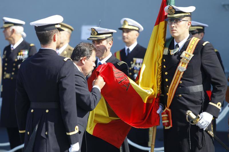 Fotos de la jura de bandera civil en el portaaviones Juan carlos I en Málaga (VI)