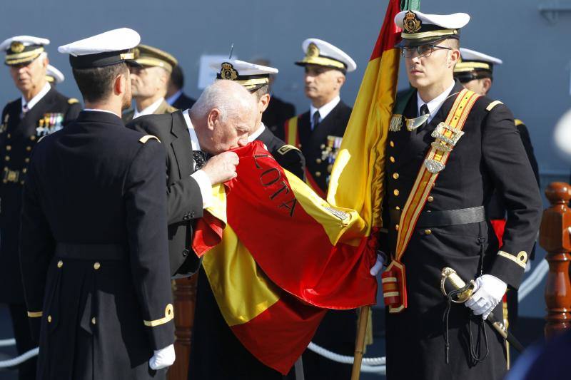 Fotos de la jura de bandera civil en el portaaviones Juan carlos I en Málaga (VI)