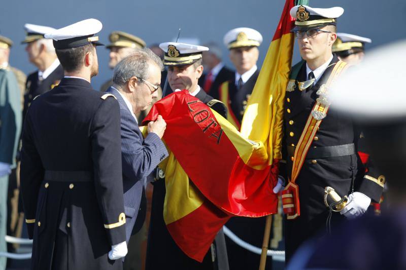 Fotos de la jura de bandera civil en el portaaviones Juan carlos I en Málaga (VI)