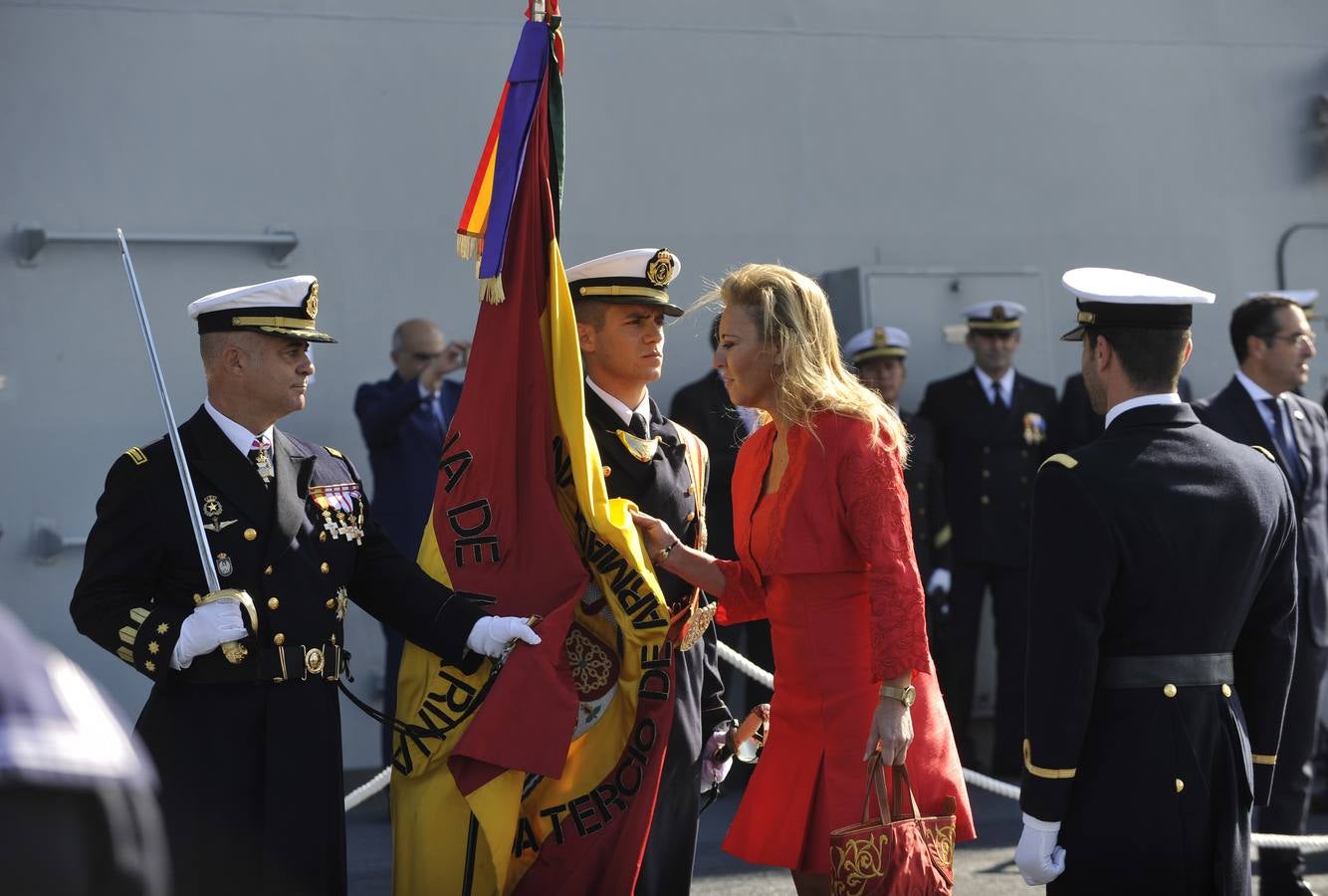 Fotos de la jura de bandera civil en el portaaviones Juan carlos I en Málaga (I)