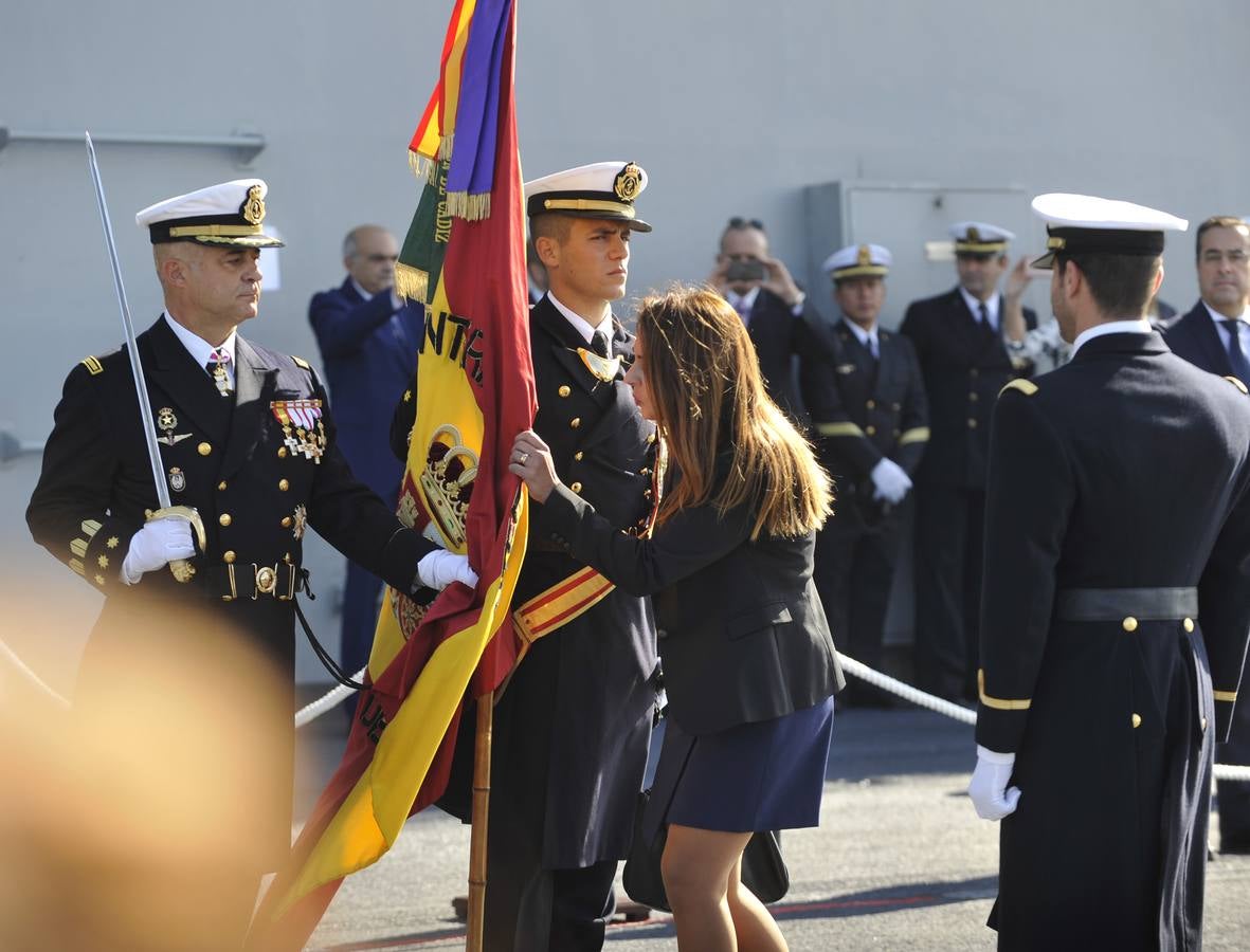 Fotos de la jura de bandera civil en el portaaviones Juan carlos I en Málaga (III)