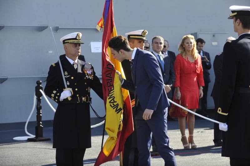 Fotos de la jura de bandera civil en el portaaviones Juan carlos I en Málaga (III)