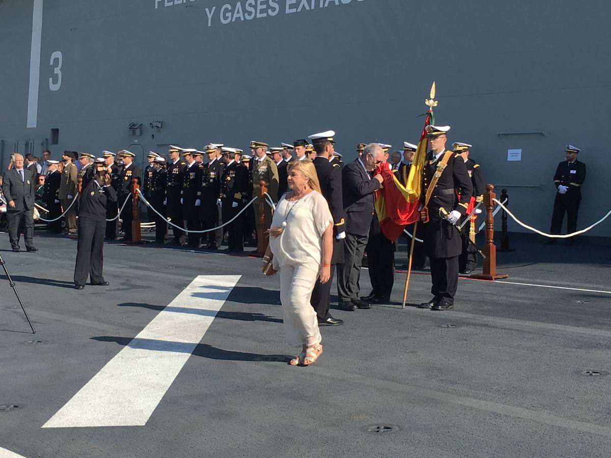 Más de 500 personas juran bandera en el puerto malagueño