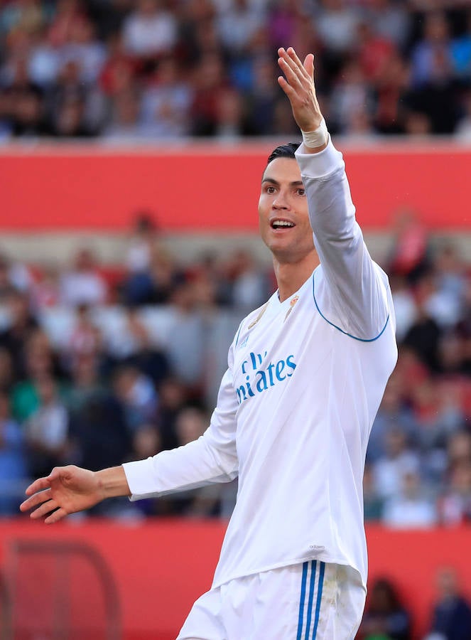 El Real Madrid cayó en su primera visita en la historia a Montilivi (2-1). El cuadro dirigido por Machín remontó el gol inicial de Isco con los tantos de Stuani y Portu.