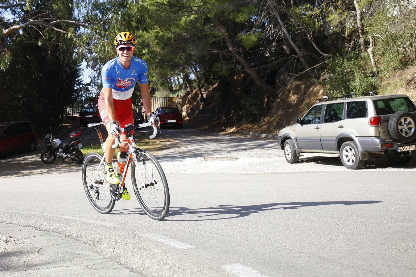 La tradicional prueba se celebró este domingo con la participación de más de 250 ciclistas