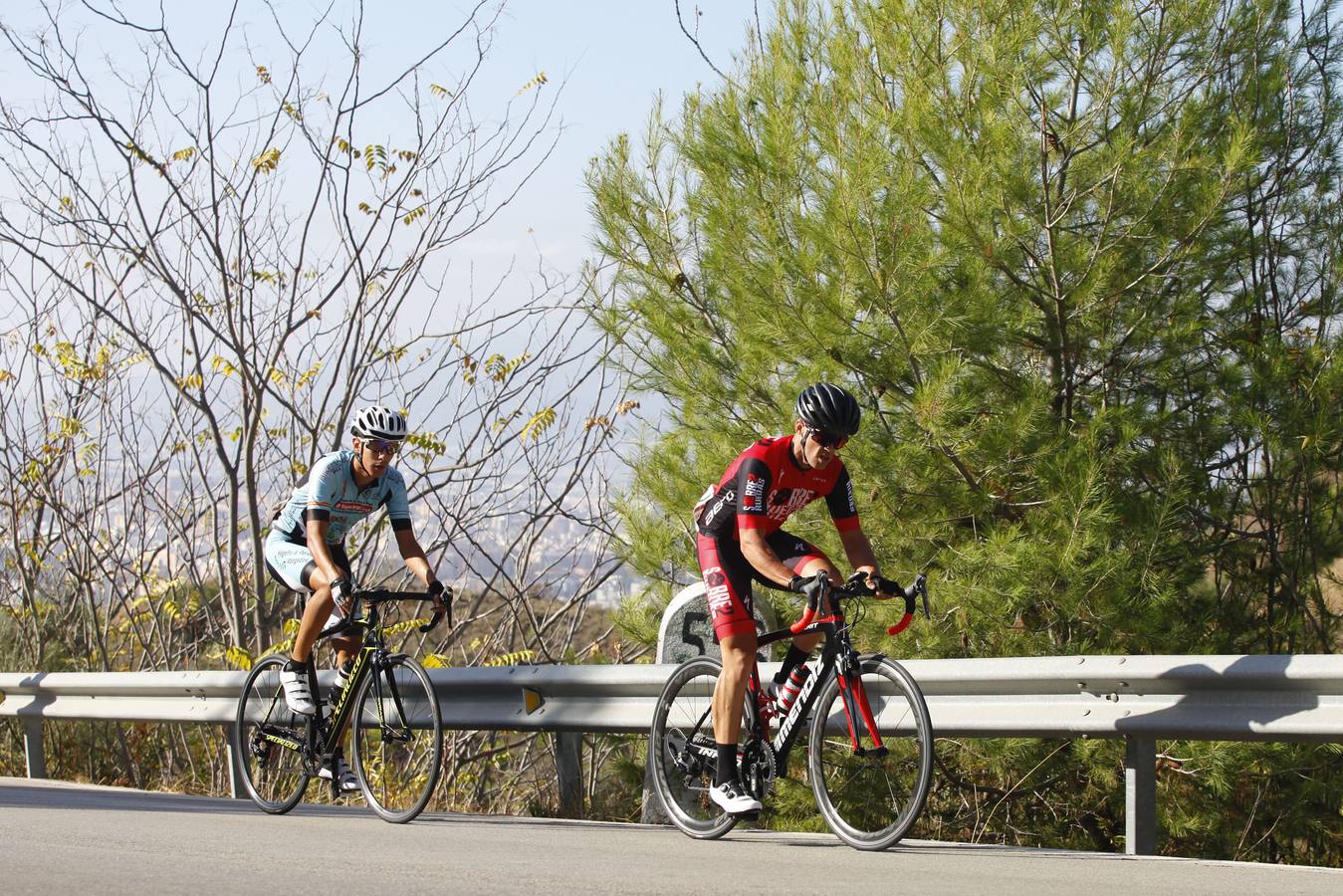 La tradicional prueba se celebró este domingo con la participación de más de 250 ciclistas