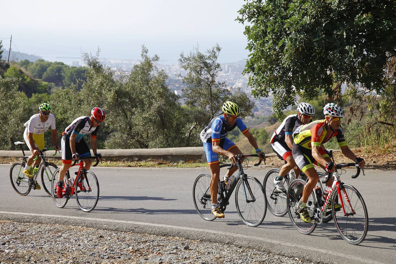 La tradicional prueba se celebró este domingo con la participación de más de 250 ciclistas