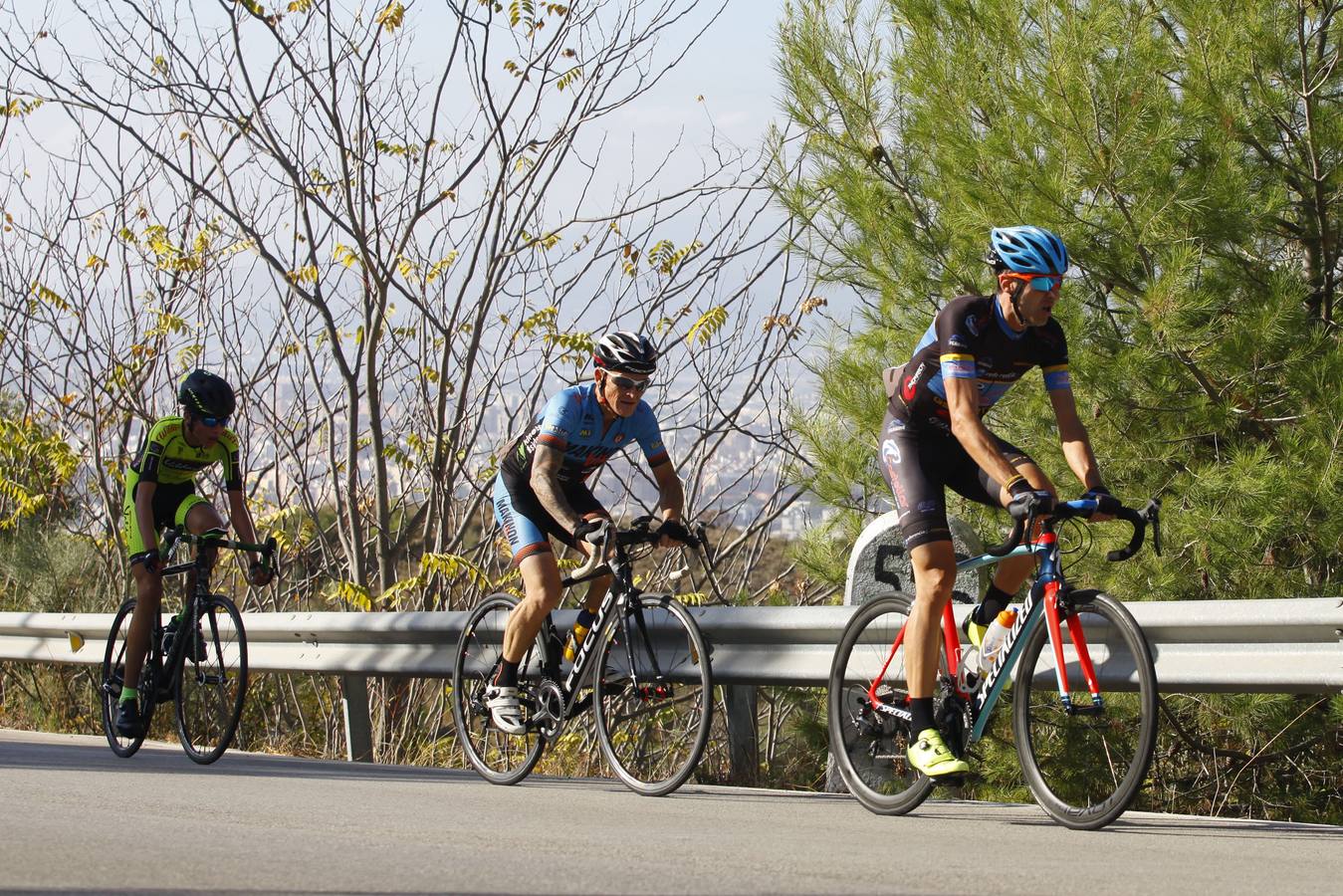 La tradicional prueba se celebró este domingo con la participación de más de 250 ciclistas