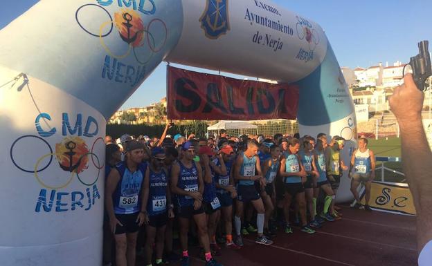 Imagen de la salida de la prueba, ayer en el estadio de atletismo. 