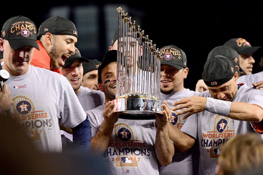 Los Houston Astros ganaron por primera vez en su historia las Series Mundiales de béisbol tras imponerse a Los Angeles Dodgers.