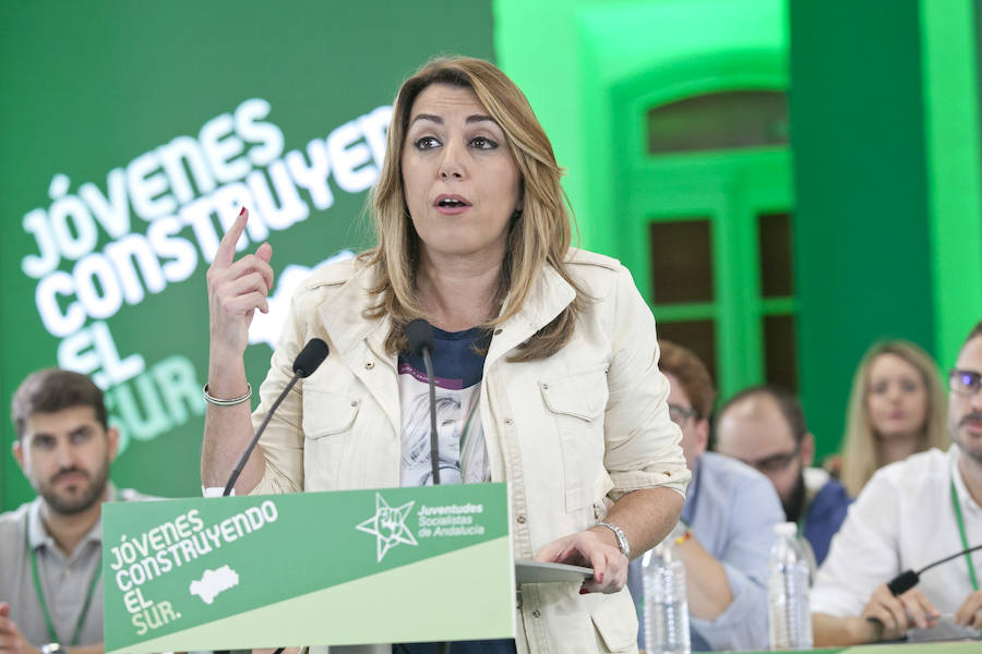 La presidenta andaluza asiste al congreso de las Juventudes Socialistas de Andalucía