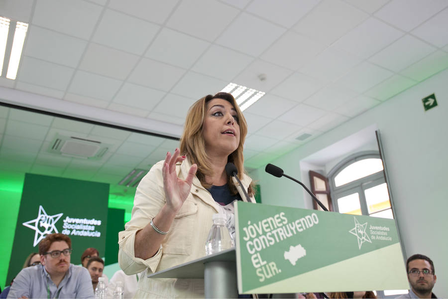 La presidenta andaluza asiste al congreso de las Juventudes Socialistas de Andalucía