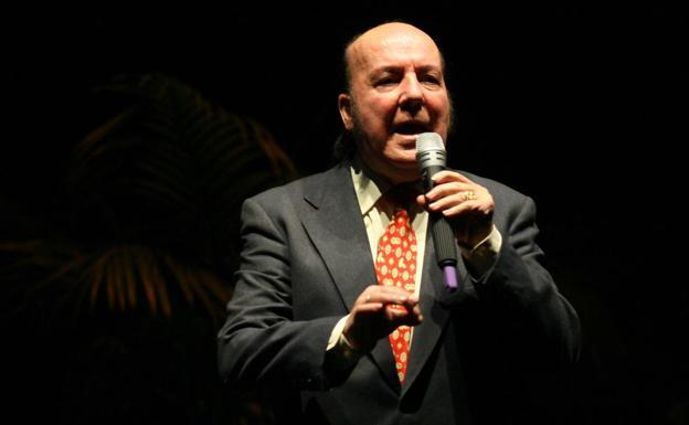 Chiquito de la Calzada, en una de sus actuaciones.