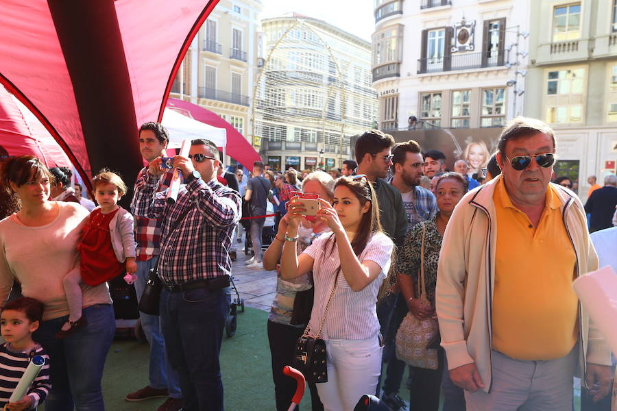 Carteles, fotos, trofeos... La fan zone de la selección española recala estos días en Málaga con motivo del partido amistoso que enfrentará a La Roja con Costa Rica en La Rosaleda. 