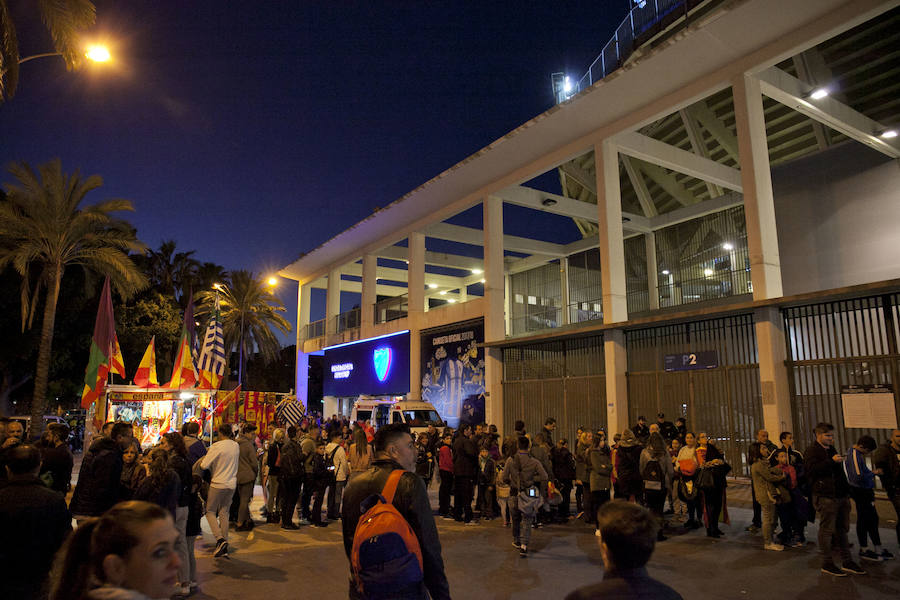 Unas 19.000 personas acudieron a La Rosaleda a presenciar el entrenamiento de la selección española de fútbol.