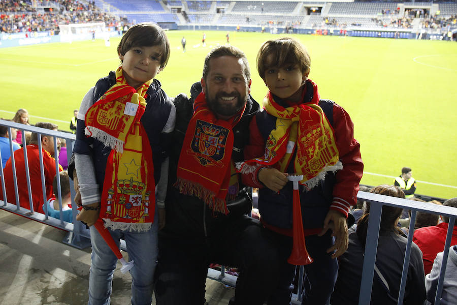 Unas 19.000 personas acudieron a La Rosaleda a presenciar el entrenamiento de la selección española de fútbol.