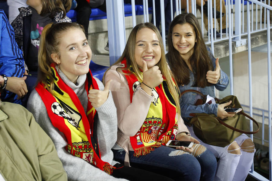 Unas 19.000 personas acudieron a La Rosaleda a presenciar el entrenamiento de la selección española de fútbol.