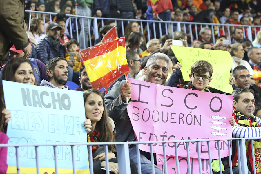 La Rosaleda colgó el cartel de "completo" en el partido amistoso que enfrentó a España ante Costa Rica en Málaga.