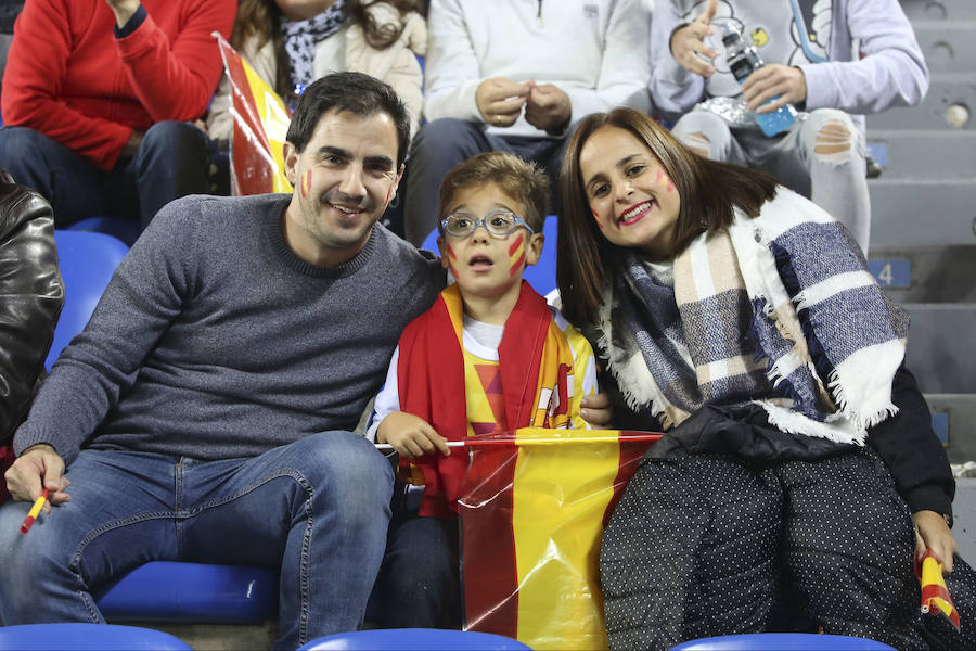 La Rosaleda colgó el cartel de "completo" en el partido amistoso que enfrentó a España ante Costa Rica en Málaga.